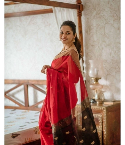 Women's Cotton Printed Saree With Unstitched Blouse 5.5Mtr (Red) Women's Cotton Printed Saree With Unstitched Blouse 5.5Mtr (Red)