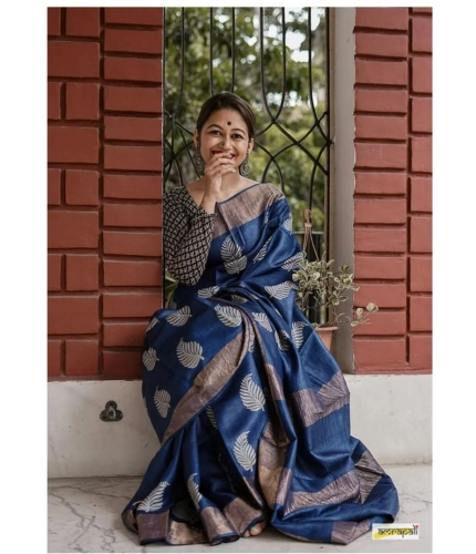 Women's Silk Printed Saree With Unstitched Blouse 5.5Mtr (Navy Blue) Women's Silk Printed Saree With Unstitched Blouse 5.5Mtr (Navy Blue)