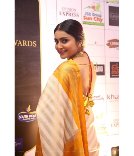 Women's Silk Printed Saree With Unstitched Blouse 5.5Mtr (Off White-Yellow) Women's Silk Printed Saree With Unstitched Blouse 5.5Mtr (Off White-Yellow)