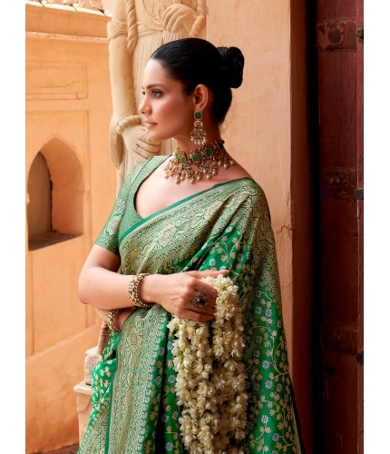 Women's Silk Printed Saree With Unstitched Blouse 5.5Mtr (Green) Women's Silk Printed Saree With Unstitched Blouse 5.5Mtr (Green)