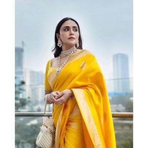 Generic Women's Silk Printed Saree With Unstitched Blouse 5.5Mtr (Yellow)