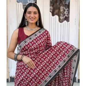 Generic Women's Cotton Ajrakh Printed Saree With Unstitched Blouse 5.5Mtr (Red)