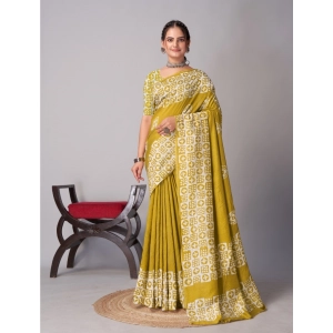 Generic Women's Chanderi Cotton Batik Printed Saree With Unstitched Blouse 5.5Mtr (Mustard)