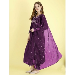 Generic Women's Vichitra Embroidery 3-4th Sleeve V Neck Alia Cut Kurti Set With Dupatta (Wine)