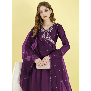 Generic Women's Vichitra Embroidery 3-4th Sleeve V Neck Alia Cut Kurti Set With Dupatta (Wine)