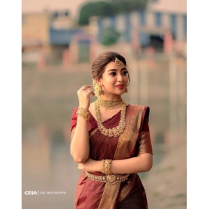 Generic Women's Silk Woven Kanjivaram Saree With Unstitched Blouse (5.5Mtr, Maroon)