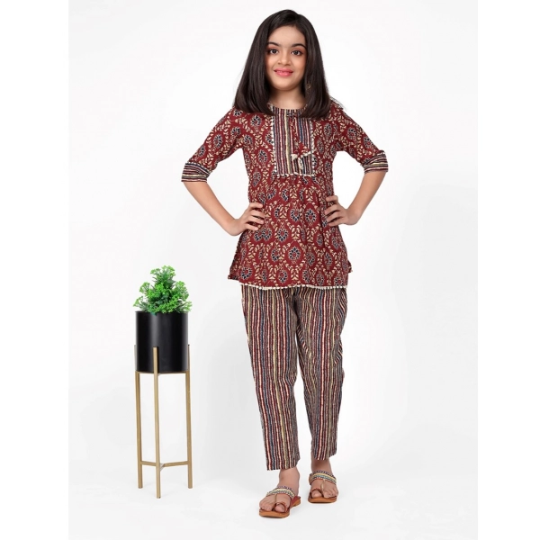 Dropship Girl's Cotton Printed Top With Bottom Set (Brown)