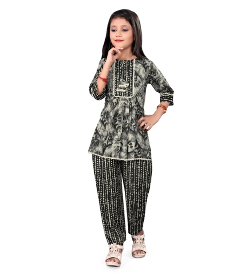 Girl's Cotton Printed Top With Bottom Set (Grey)