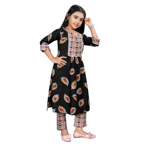 Generic Girl's Reyon Printed Kurti And Pyjama Set (Black)