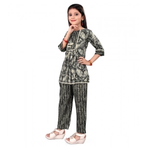 Generic Girl's Cotton Printed Top With Bottom Set (Grey)
