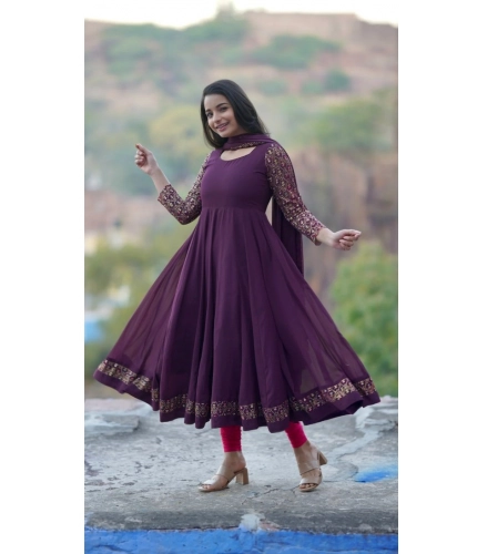 Women's Georgette Embroidery 3-4th Sleeve Round Neck Kurti with Dupatta Set (Wine)