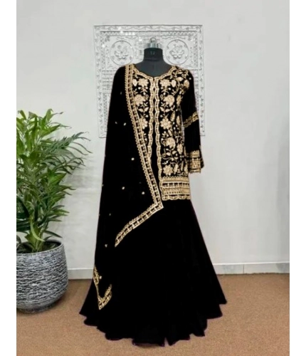 Women's Georgette Embroidery 3-4th Sleeve V-Neck Kurti, Palazzo And Dupatta Set (Black)