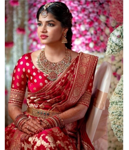Women's Litchi silk Printed Saree With Unstitched Blouse (Red) Women's Litchi silk Printed Saree With Unstitched Blouse (Red)