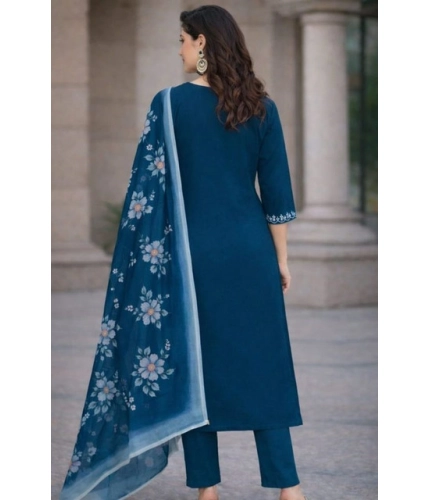 Women's Chanderi Silk Ethnic Motif V-Neck 3/4th Sleeve Kurti With Pant Dupatta Set (Teal)