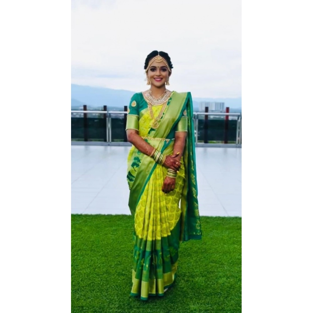 Women's Litchi silk Printed Saree With Unstitched Blouse (Light Green) Women's Litchi silk Printed Saree With Unstitched Blouse (Light Green)