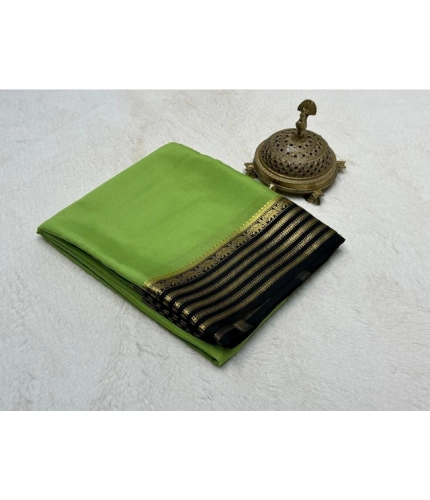 Women's Crepe Chit Pallu Solid Saree With Unstitched Blouse 5.5Mtr (Green)