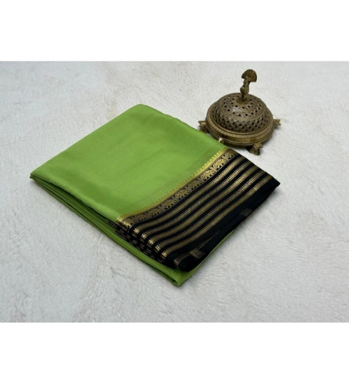 Women's Crepe Chit Pallu Solid Saree With Unstitched Blouse 5.5Mtr (Green)
