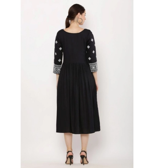 Women's Casual Rayon 3-4th Sleeves Kurti (Black) Women's Casual Rayon 3-4th Sleeves Kurti (Black)