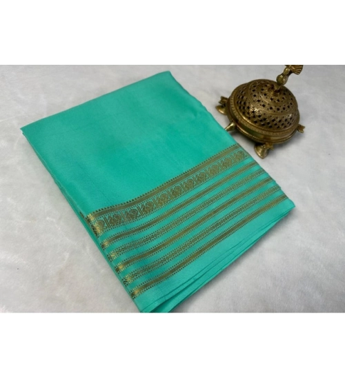 Women's Crepe Chit Pallu Solid Saree With Unstitched Blouse 5.5Mtr (Ramagreen)