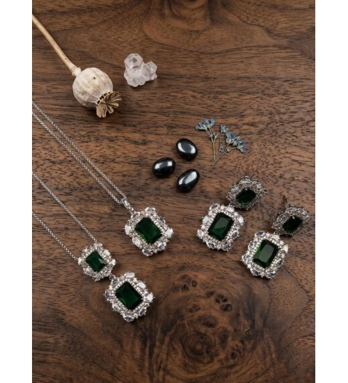 Women's Brass Silver Plated Pendant Set (Green)