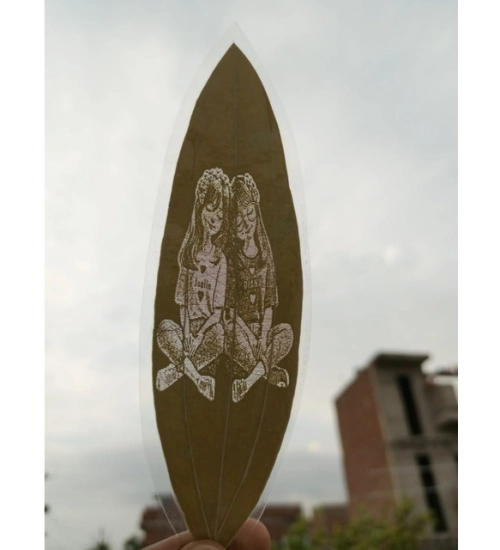 Custom Engraved Leaf Art – Best Friends - Sisters Portrait on Natural Leaf