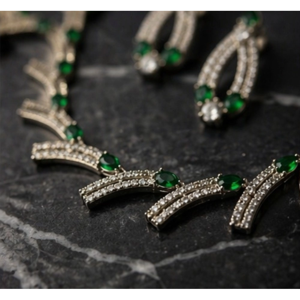 Women's Brass Silver Plated Necklace set (Green)