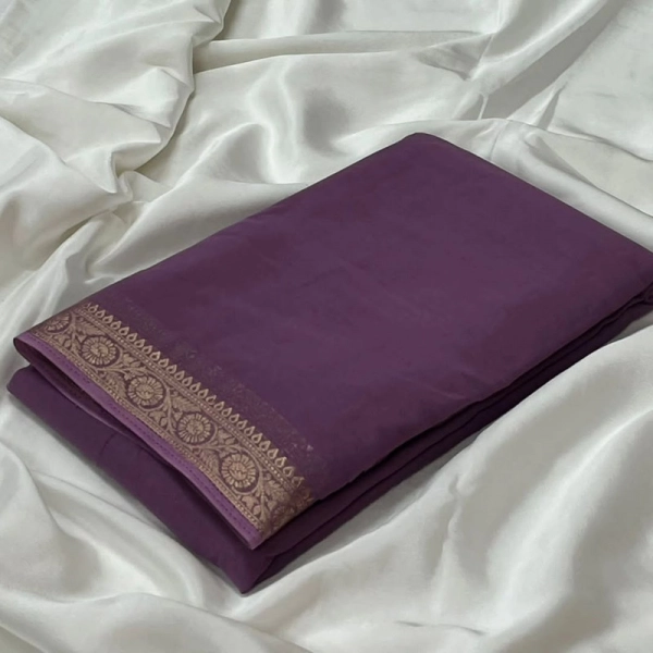 Dropship Women's Crepe Chit Pallu Solid Saree With Unstitched Blouse 5.5Mtr (Violet)