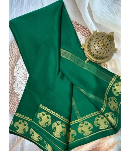 Women's Crepe Chit Pallu Solid Saree With Unstitched Blouse 5.5Mtr (Green)