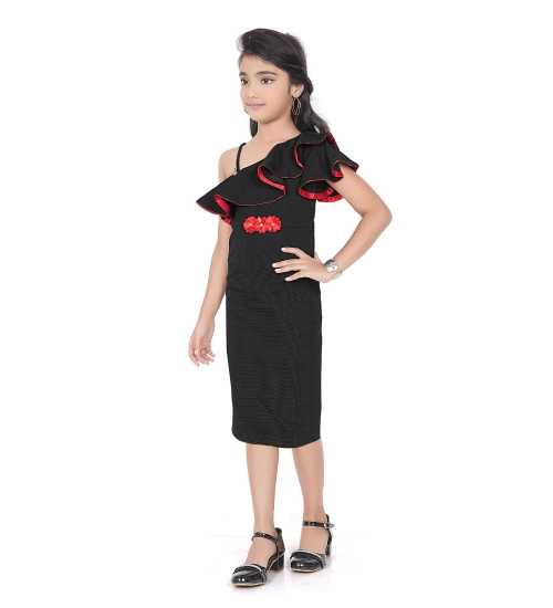 Girl's Knitted Soild Sleeve Less Off Shoulder Dress (Black) Girl's Knitted Soild Sleeve Less Off Shoulder Dress (Black)