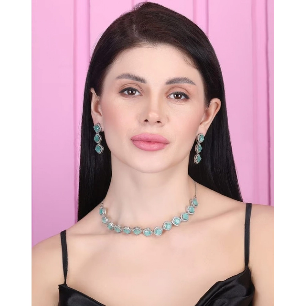 Women's Brass Silver Plated Necklace set (Turquoise) Women's Brass Silver Plated Necklace set (Turquoise)