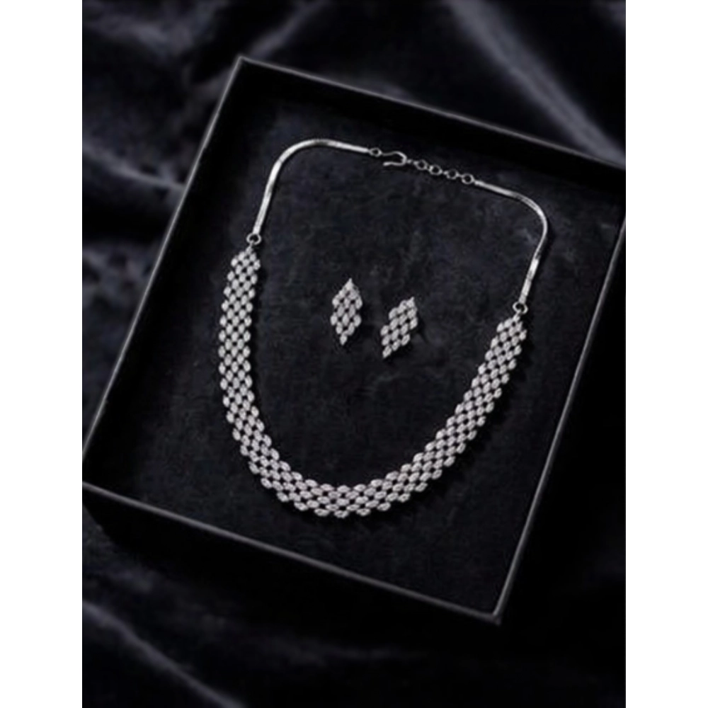 Women's Brass Silver Plated Necklace set (Silver)