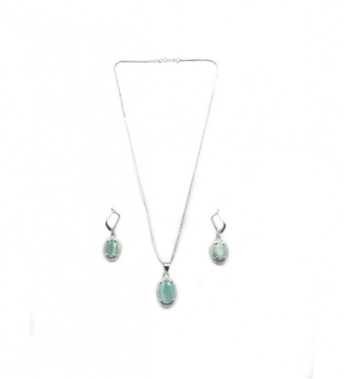 Women's Brass Silver Plated Pendant Set (Turquoise) Women's Brass Silver Plated Pendant Set (Turquoise)