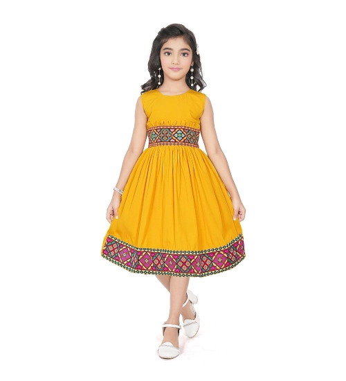 Girl's Shiffon Printed Sleeve Less Round Neck Dress (Mustard Yellow)