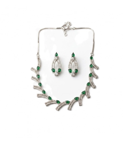 Women's Brass Silver Plated Necklace set (Green)