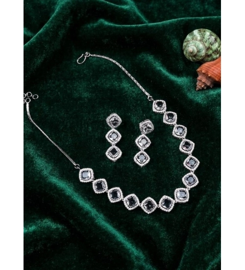 Women's Brass Silver Plated Necklace set (White)