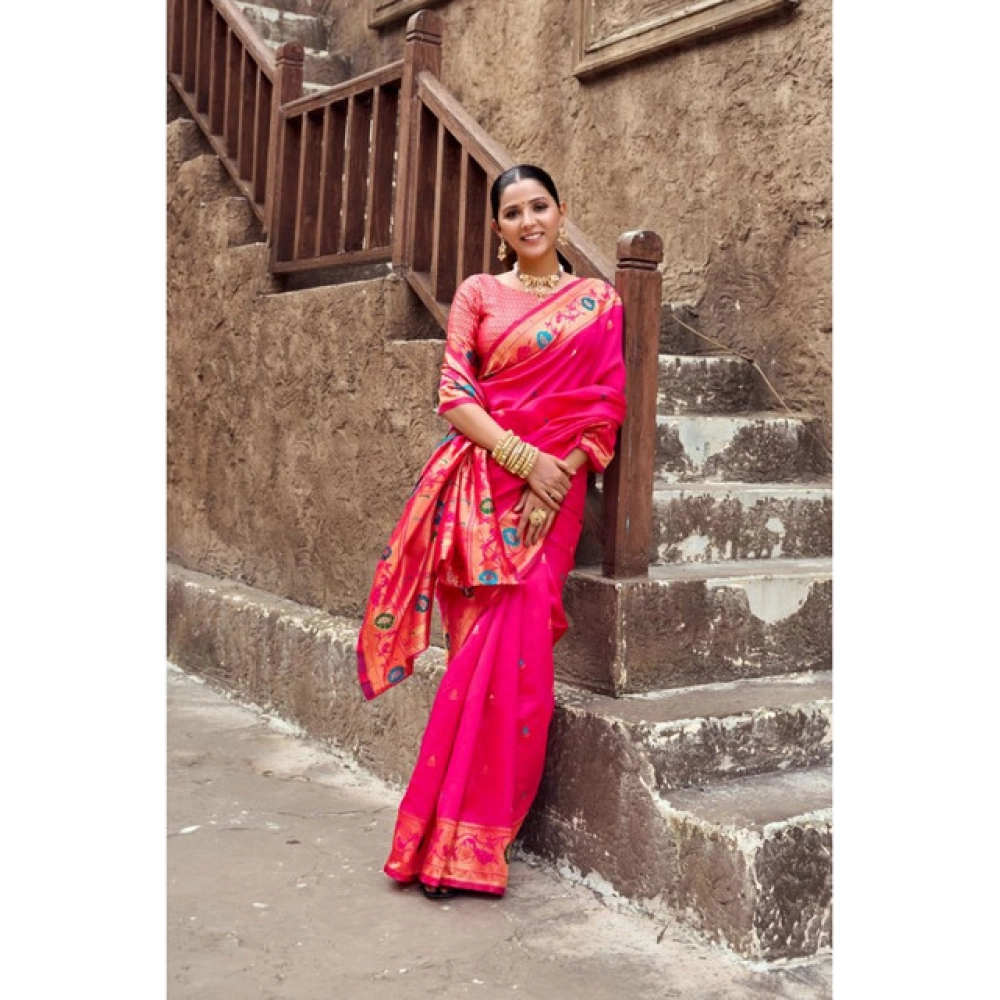 Women's Silk Blend Woven Saree With Unstitched Blouse 5.5 Mtr (Pink) Women's Silk Blend Woven Saree With Unstitched Blouse 5.5 Mtr (Pink)
