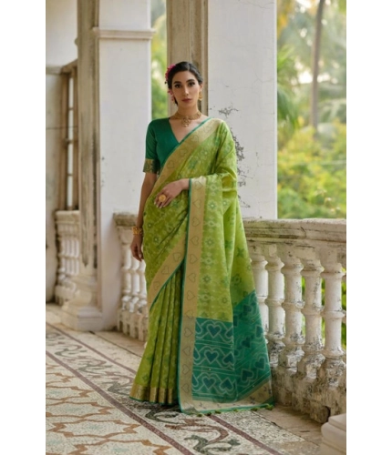 Women's Silk_Blend Ethnic Ikat Pattern Saree With Unstitched Blouse 5.5Mtr (Light_Green)