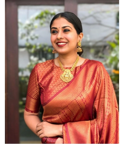 Women's Litchi silk Printed Saree With Unstitched Blouse (Red) Women's Litchi silk Printed Saree With Unstitched Blouse (Red)