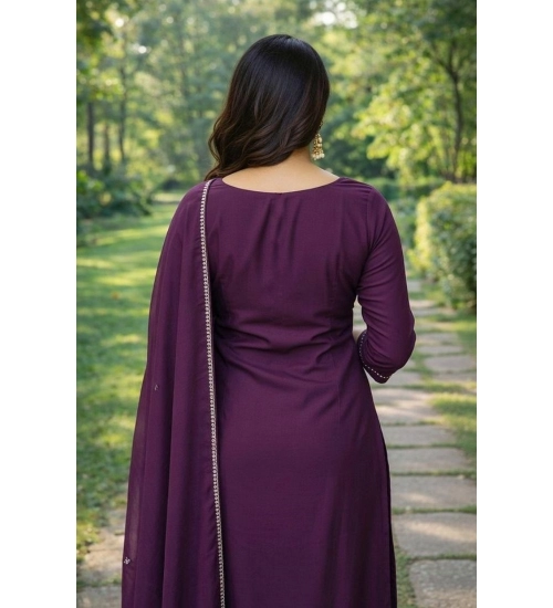 Women's Georgette Ethnic Motif Round 3/4th Sleeve Kurti With Pant Dupatta Set (Magenta)