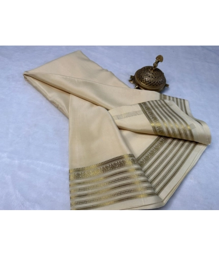 Women's Crepe Chit Pallu Solid Saree With Unstitched Blouse 5.5Mtr (Beige) Women's Crepe Chit Pallu Solid Saree With Unstitched Blouse 5.5Mtr (Beige)