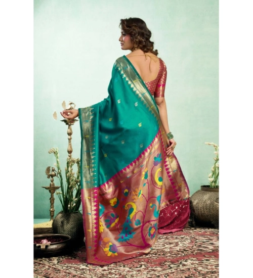 Women's Silk Blend Woven Saree With Unstitched Blouse 5.5 Mtr (Green) Women's Silk Blend Woven Saree With Unstitched Blouse 5.5 Mtr (Green)