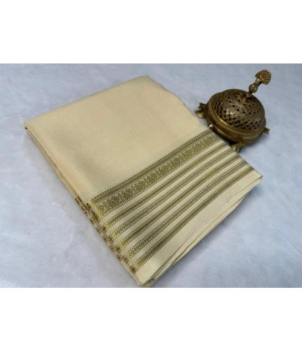 Women's Crepe Chit Pallu Solid Saree With Unstitched Blouse 5.5Mtr (Beige)