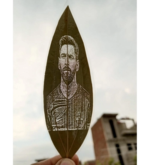 Custom Engraved Leaf Art – Football Player Portrait on Natural Leaf