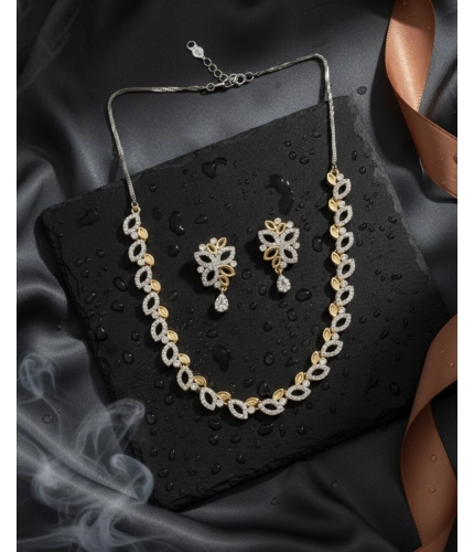 Women's Brass Silver Plated Necklace set (Silver)