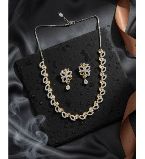 Women's Brass Silver Plated Necklace set (Silver)