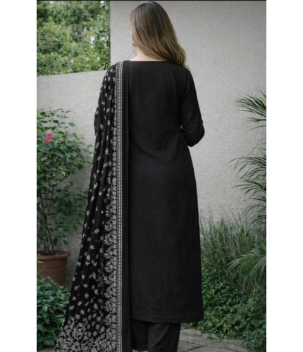 Women's Chanderi Silk Ethnic Motif Round 3/4th Sleeve Kurti With Pant Dupatta Set (Black)