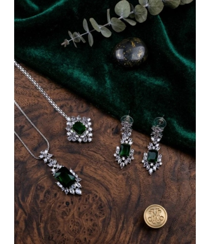 Women's Brass Silver Plated Pendant Set (Green)