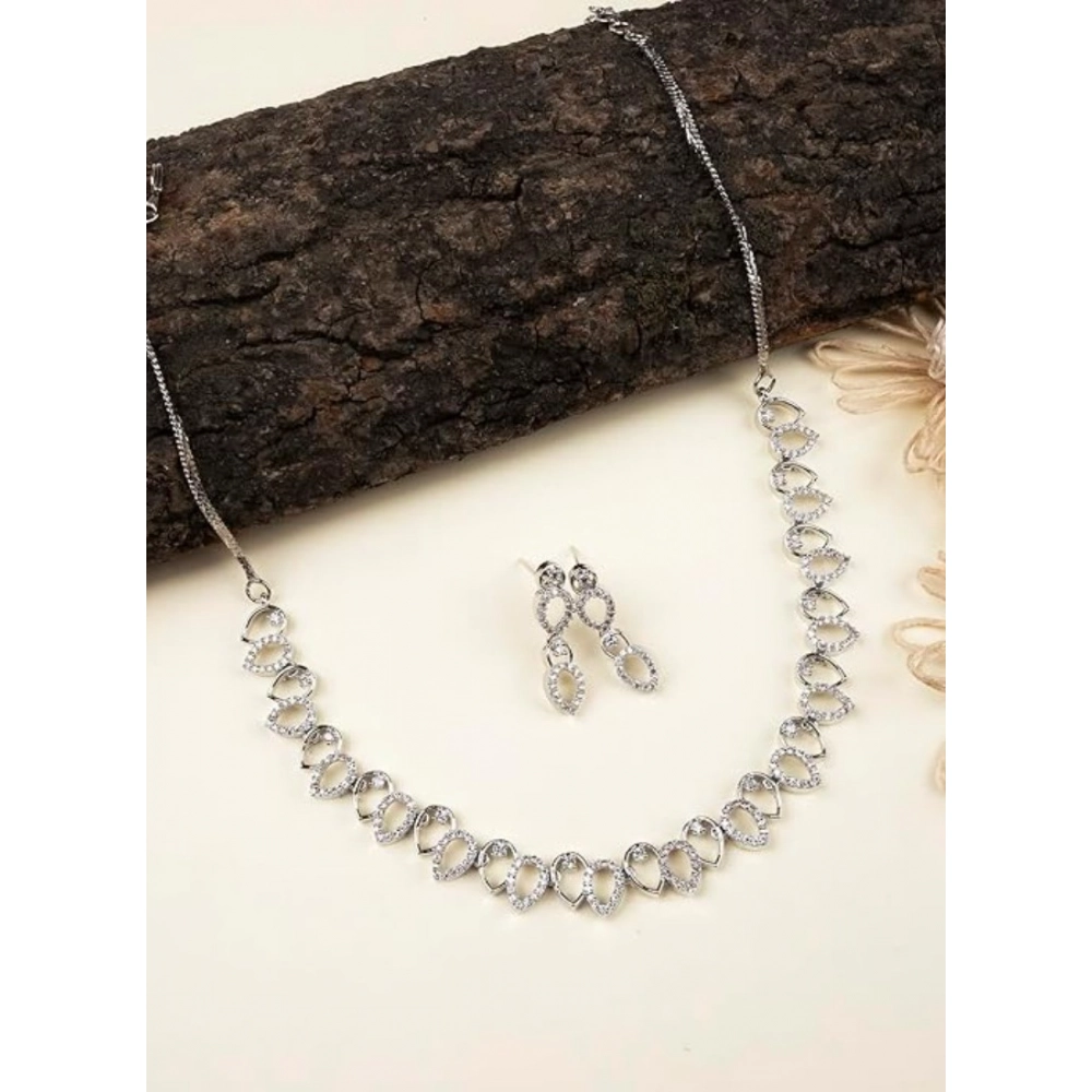 Women's Brass Silver Plated Necklace set (Silver)