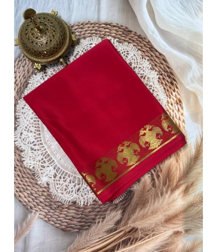 Women's Crepe Chit Pallu Solid Saree With Unstitched Blouse 5.5Mtr (Red)