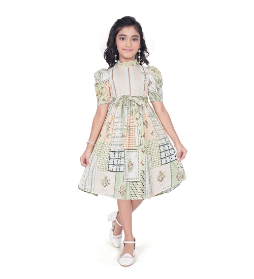 Girl's Digital Knitted Printed Half Sleeve Close Neck Dress (Light Green)